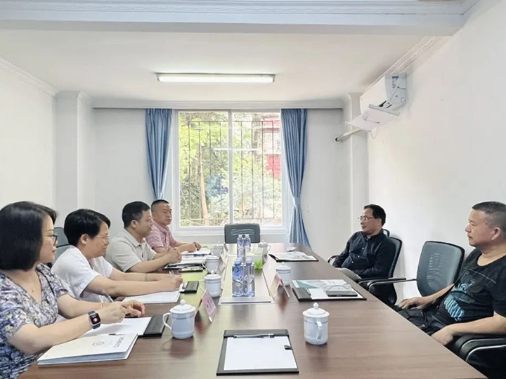 厦门市政协副主席黄国彬一行莅临我司考察调研